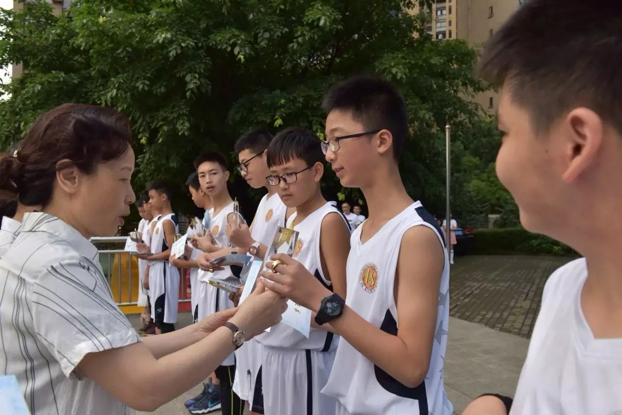 华明小学篮球队_华兴小学篮球比赛冠军有哪些_全国篮球小学生冠军