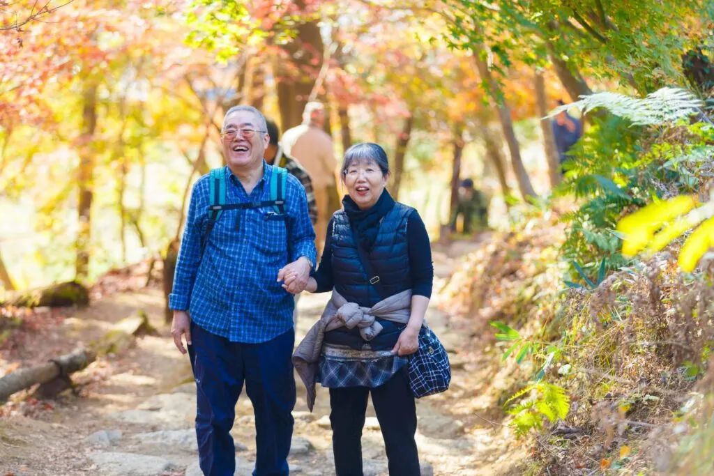 户外健身房都有哪些风格_户外房间_户外健身房运动衣