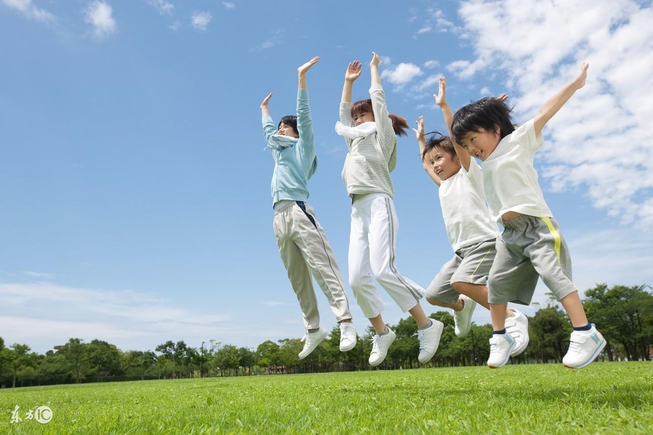 幼儿篮球基础训练教案_零基础幼儿篮球教学_幼儿园练篮球技巧